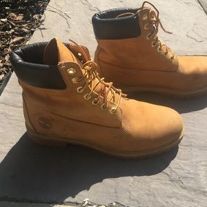 Classic Timberland Boot Men’s 9.5